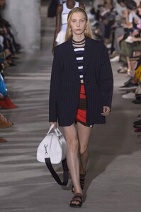defile-31-phillip-lim-printemps-ete-2018-new-york-look-19.thumb.jpg.68d0fd813b5d89614a6036ac5e89fe3b.jpg