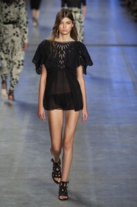 defile-alberta-ferretti-printemps-ete-2020-milan-look-43.thumb.jpg.4a5a76cc541c77ad2820911a088596f4.jpg