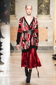 defile-angelo-marani-automne-hiver-2017-2018-milan-look-2.thumb.jpg.aa1cd4230bce58fc5e10a9d6a75a85d3.jpg