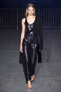 defile-atlein-automne-hiver-2019-2020-paris-look-33.thumb.jpg.efd804b37e65a23bdc73b7e89a0c6bb5.jpg