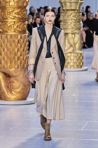 defile-chloe-automne-hiver-2020-2021-paris-look-49.thumb.jpg.35b5c4883d39207b0f451b55efa4a153.jpg