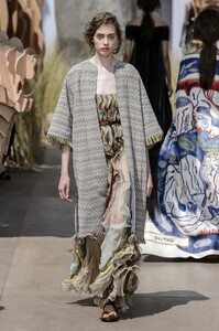 defile-christian-dior-automne-hiver-2017-2018-paris-look-42.thumb.jpg.f0b304e1644f3a59f8f16acdf9bd3557.jpg