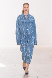 defile-christian-wijnants-printemps-ete-2018-paris-look-16.thumb.jpg.e5fb79ffd45baeca17759fe0b2e944d1.jpg