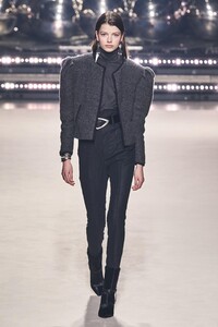 defile-isabel-marant-automne-hiver-2020-2021-paris-look-34.thumb.jpg.65071b0f8ae39edce9d68af27ccf7d0f.jpg