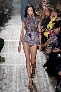 defile-isabel-marant-printemps-ete-2020-paris-look-35.thumb.jpg.a274191edc146ed4009d07c78b0c898b.jpg