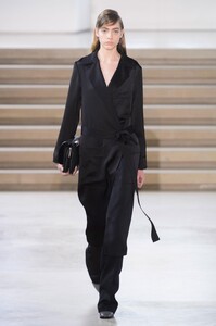defile-jil-sander-automne-hiver-2015-2016-milan-look-46.thumb.jpg.588915a08bae4c5faeceda2edf489eb9.jpg