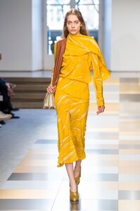 defile-jil-sander-automne-hiver-2017-2018-milan-look-35.thumb.jpg.c0b5479e3d5d1d7f5c5dc378ddddcce5.jpg