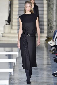 defile-kristina-fidelskaya-automne-hiver-2019-2020-paris-look-11.thumb.jpg.7fe4d412b60e95bde08e4505ec3e5d44.jpg