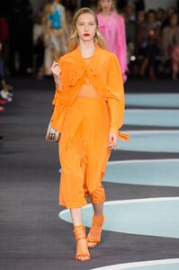 defile-marco-de-vincenzo-printemps-ete-2018-milan-look-12.thumb.jpg.761e2fbdea9ed3fb3a94b38052764086.jpg