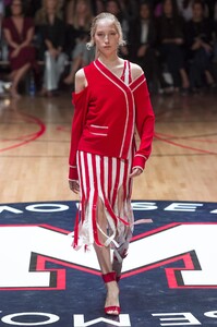 defile-monse-printemps-ete-2018-new-york-look-34.thumb.jpg.1a8089f7d65b8cdfb1508cd795ef69da.jpg