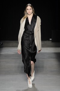 defile-narciso-rodriguez-automne-hiver-2016-2017-new-york-look-16.thumb.jpg.4a48e65336d632ec8571186aac2af6cc.jpg