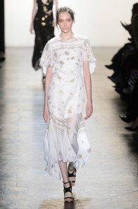 defile-prabal-gurung-automne-hiver-2016-2017-new-york-look-35.thumb.jpg.90cdcd312d3f01012fe873007cda8dfa.jpg