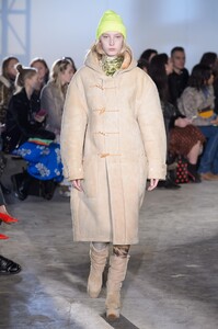 defile-r13-automne-hiver-2018-2019-new-york-look-13.thumb.jpg.f5e8237170ed6ae8cf8887a02680d5ec.jpg