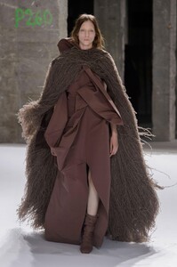 defile-rick-owens-printemps-ete-2017-paris-look-43.thumb.jpg.8f51127e1aba136ee25e9e7fad50c719.jpg