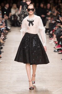 defile-rochas-automne-hiver-2017-2018-paris-look-28.thumb.jpg.9da3c448ddec2cda52c116e46d19d3e0.jpg