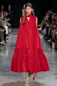 defile-rochas-printemps-ete-2020-paris-look-11.thumb.jpg.03405e3da421dd472daa6d7675930930.jpg