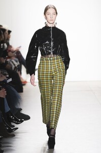 defile-tome-automne-hiver-2017-2018-new-york-look-12.thumb.jpg.83cdb49e8a4cb4987cbbb253d62dccf3.jpg