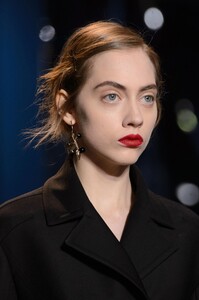detail-defile-christian-dior-printemps-ete-2016-paris-detail-208.thumb.jpg.9a50d5e7c0a02fafd064371fa3eea540.jpg
