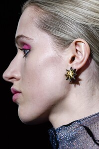 detail-defile-christian-siriano-automne-hiver-2018-2019-new-york-detail-112.thumb.jpg.e41d8b4a6b80af5ab5da75f3112bd98b.jpg