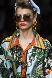 detail-defile-dolce-amp-gabbana-printemps-ete-2020-milan-detail-29.thumb.jpg.775f1563ab82992cd5414196870b0bce.jpg