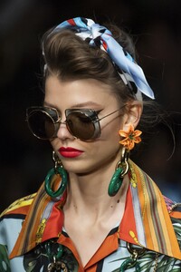 detail-defile-dolce-amp-gabbana-printemps-ete-2020-milan-detail-30.thumb.jpg.eeb1449a8d8f226ef78ae646b31829eb.jpg