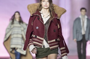 detail-defile-dsquared2-automne-hiver-2020-2021-milan-detail-93.thumb.jpg.590dbd44456893641beab062cf11b557.jpg