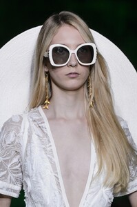 detail-defile-elie-saab-printemps-ete-2018-paris-detail-87.thumb.jpg.93c03abd55f2d6d13d0a0a3f96379699.jpg