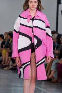 detail-defile-emilio-pucci-printemps-ete-2017-milan-detail-129.thumb.jpg.b26ce49ec295764fccd56806d6ab1837.jpg