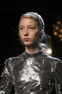 detail-defile-erdem-printemps-ete-2018-londres-detail-31.thumb.jpg.6d80d5ada4f1d12d266cc673107ca2b8.jpg