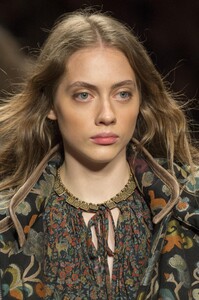 detail-defile-etro-automne-hiver-2017-2018-milan-detail-75.thumb.jpg.1544b1dbf6f0a20ab7c4cbf338b4a076.jpg