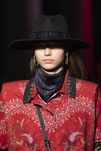 detail-defile-etro-automne-hiver-2020-2021-milan-detail-97.thumb.jpg.6f0ef09474a4bfe4a3d0ccd631cd539e.jpg