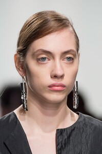 detail-defile-jil-sander-printemps-ete-2017-milan-detail-78.thumb.jpg.5e859091d6ed729993aa4bce42782136.jpg