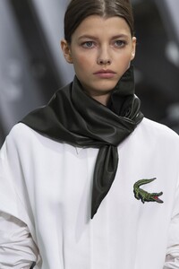 detail-defile-lacoste-printemps-ete-2020-paris-detail-139.thumb.jpg.58389ea2274072b59945e71effc728b4.jpg