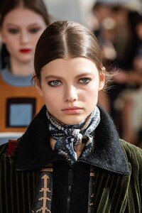 detail-defile-longchamp-automne-hiver-2020-2021-new-york-detail-82.thumb.jpg.5c6d4f9ce5f68f7afa8f288ea5af9a7f.jpg