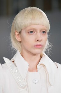 detail-defile-maison-margiela-printemps-ete-2016-paris-detail-100.thumb.jpg.fb6faf033364d0772f24e42a094e2cfa.jpg