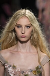 detail-defile-marchesa-printemps-ete-2018-new-york-detail-52.thumb.jpg.56fe5f860e95f596dadb5e791fd056e6.jpg
