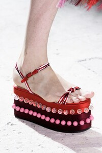 detail-defile-mary-katrantzou-printemps-ete-2018-londres-detail-54.thumb.jpg.cc3a31aa0da61177241460821a147552.jpg