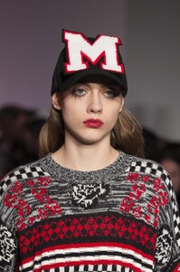 detail-defile-msgm-automne-hiver-2017-2018-milan-detail-111.thumb.jpg.23499f79b9ae172018b7a56f23c20495.jpg