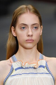 detail-defile-peter-pilotto-printemps-ete-2016-londres-detail-41.thumb.jpg.f646a77e9c7a7d7fb63907c220a68781.jpg