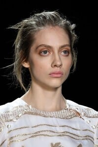 detail-defile-prabal-gurung-automne-hiver-2016-2017-new-york-detail-99.thumb.jpg.780c19306b227ab503a931a9df274f29.jpg