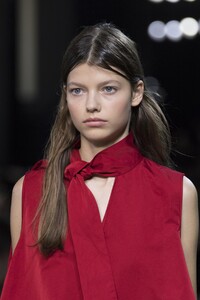detail-defile-rochas-printemps-ete-2020-paris-detail-62.thumb.jpg.c2cf746fe823c920f8128ebb8b6d3ce4.jpg