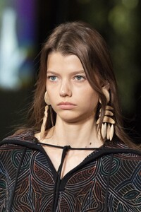 detail-defile-stella-mccartney-printemps-ete-2020-paris-detail-107.thumb.jpg.aa0162f311c63fd927724f4bc8c9315c.jpg