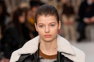 detail-defile-tod039s-automne-hiver-2019-2020-milan-detail-42.thumb.jpg.d49431f0d979eb3ff5ca2dd0a26caf5d.jpg