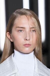 detail-defile-yang-li-printemps-ete-2017-paris-detail-86.thumb.jpg.809631dfcd2dfd5694458a9c89d7ef19.jpg