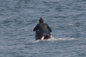 dua-lipa-boogie-boarding-and-surfing-in-malibu-08-20-2020-6.jpg