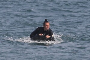 dua-lipa-boogie-boarding-and-surfing-in-malibu-08-20-2020-8.jpg