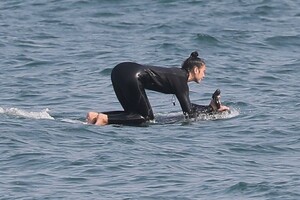 dua-lipa-boogie-boarding-and-surfing-in-malibu-08-20-2020-9.jpg