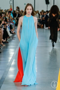 emilio-pucci-ss17-021-098732.thumb.jpg.31b2003942f7fbe7c25e2cdb4cfb566b.jpg