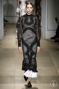 erdem-aw17-0012-64cd83.thumb.jpg.d8c6a5ad1b5e226a2b3841980a3c1cec.jpg