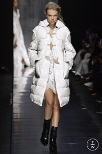 ermanno-scervino-aw19-0042-5bb115.thumb.jpg.f9a5f3022f744100186079c8c60bac4f.jpg